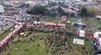 Tekirdağ'da hamsi izdihamı: 3 ton hamsi dağıtıldı