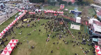 Tekirdağ'da hamsi izdihamı: 3 ton hamsi dağıtıldı