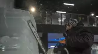 Türk kültüründe öne çıkan karakter ve malzemeleri buza işlediler