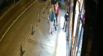 Alkollü travesti, başıyla vurduğu iş yeri vitrin camını kırdı