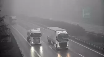 Anadolu Otoyolu'nun Düzce kesiminde sis etkili oldu