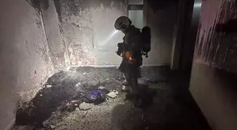 Antakya'da metruk bina yangını