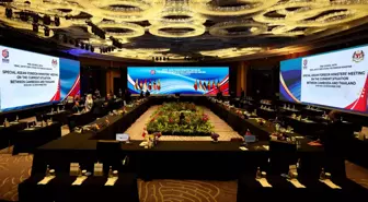 Asean Dışişleri Bakanları, Tayland-Kamboçya Çatışmasını Görüşmek Üzere Malezya'da Toplandı