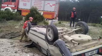 Balıkesir'de şarampole devrilen otomobildeki 4 kişi yaralandı