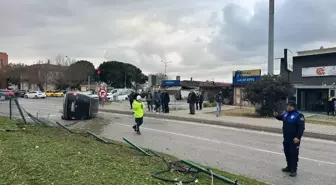 Çanakkale'de devrilen hafif ticari aracın sürücüsü yaralandı