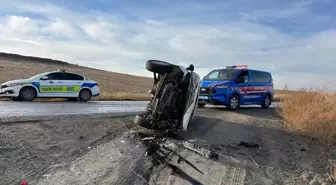 Çorum'da devrilen otomobildeki 2 kişi yaralandı