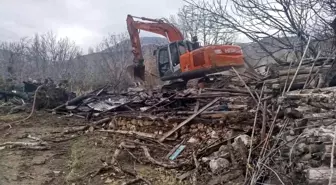 Ermenek'te çıkan yangında ev tamamen kullanılamaz hale geldi