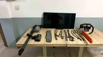 Evde buldukları her şeyi çaldılar: 2 tutuklama