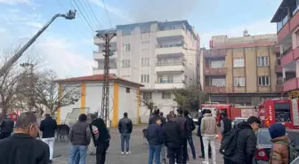 Gaziantep'te 4 katlı apartmanın terasında korkutan yangın