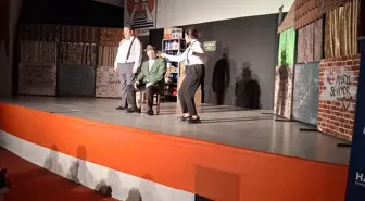 Havza'da 'Kahraman Bakkal Süpermarkete Karşı' adlı oyun sahnelendi