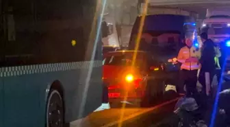 İşçi servisi yayaya çarpıp takla attı: 1 ölü, 4 yaralı