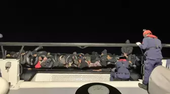 İzmir açıklarında 44 düzensiz göçmen yakalandı, 18 düzensiz göçmen kurtarıldı