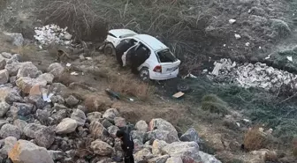 Malatya'da devrilen otomobildeki 1 kişi öldü, 2 kişi yaralandı