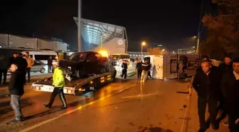 Niğde'de işçi servisi ile otomobil çarpıştı: 11 yaralı