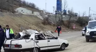 Otomobildeki 5 kişi ölümden döndü: 2 yaralı