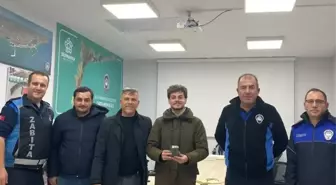 Tekirdağ'da yanlışlıkla çöpe atılan cüzdan çöp kamyonunda bulunarak sahibine ulaştırıldı