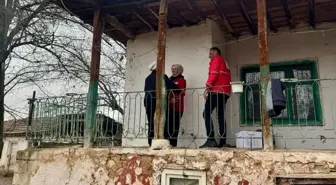 Türk Kızılay Kırşehir Şubesi, ihtiyaç sahibi ailelere yardımları ulaştırıyor