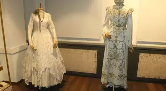 100 yıllık gelinlikler, 200 yıllık binada sergileniyor