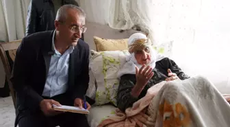 105 yaşındaki Hanım Orman, AK Parti'ye üye oldu