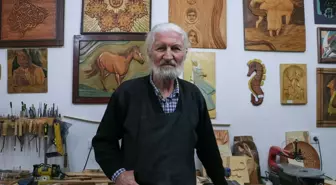 Anılarını ahşap sanatıyla şekillendiriyor
