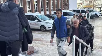 Aydın'da bir motosikletin çalınma anı araç kamerasınca görüntülendi