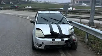 Bariyere çarpan otomobildeki 2 kişi yaralandı