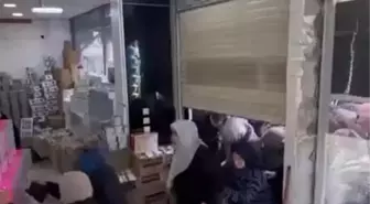 Çeyiz mağazası açılışında izdiham