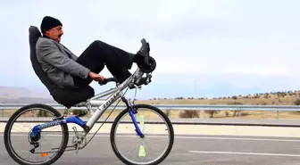 Elazığ'da ilginç bisiklet tasarımı: Polisler bile durdurup inceliyor