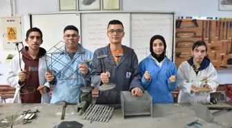 Metal, özel öğrencilerin ellerinde şekilleniyor