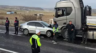Nevşehir'de TIR ile otomobil çarpıştı: 1 ölü, 3 yaralı