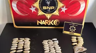 Siirt'te midelerinde uyuşturucu bulunan yabancı uyruklu 4 şüpheli tutuklandı