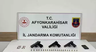 Uyuşturu ve ruhsatsız tabancalarla yakalanan şahıs tutuklandı