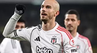 Yılın son derbisinde Beşiktaş, Fenerbahçe'yi 90+1'de yıktı