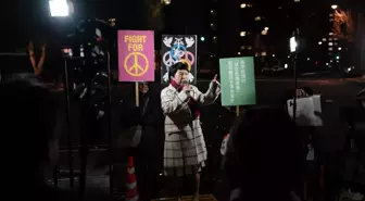 Albüm: Japonya'da Protestocular Başbakan Takaiçi'nin Taiwan Hakkındaki Sözlerini Geri Almasını İstedi