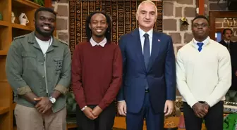 Kültür ve Turizm Bakanı Afrika Kültür Evi'ni Ziyaret Etti