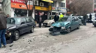 Burdur'da 2 Tofaş çarpıştı: 1 yaralı