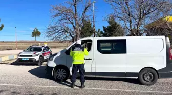 Burdur'da jandarmadan trafik denetimi: 502 araç ve sürücüsüne para cezası