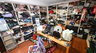 İETT araçlarında unutulan eşyalar sergilendi