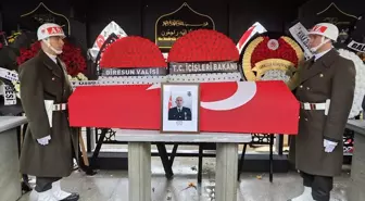 Kalp krizi geçirerek yaşamını yitiren Uzman Çavuş Ayvaz'ın cenazesi defnedildi