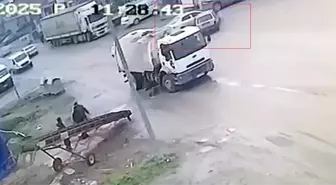 Karabük'te kaza anı ve tehlikeli yolculuk kameraya yansıdı