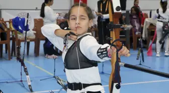 Okçuluk ASES U15 Salon Türkiye Şampiyonası Samsun'da başladı