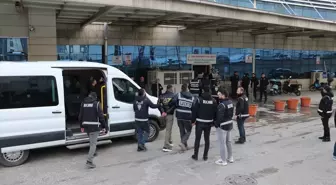 Siirt merkezli 'resmi belgede sahtecilik' ve 'rüşvet' soruşturmasında gözaltına alınan 30 şüpheli adliyede