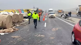 Yaban hayvanı kazaya yol açtı: Devrilen tırın üzerindeki demir plaka başka bir tıra çarptı