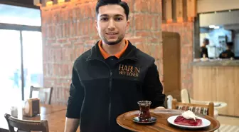 Yabancı turist, garsona verdiği 50 avro bahşişi bir gün sonra geri istedi