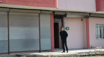 Yangında 2 çocuğunu kaybeden ailenin eşyaları çalındı