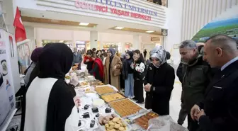 Ağrı'da üniversite öğrencileri Gazze için kermes düzenledi