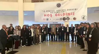 Atatürk Üniversitesi'nde 'Ticari Bankacılık' paneli düzenlendi