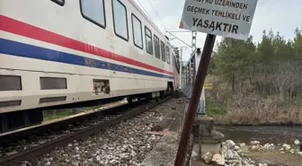 Balıkesir'de yolcu treninin çarptığı kişi öldü