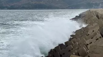 Bartın'da şiddetli rüzgar etkili oldu