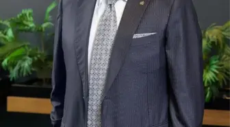 Bayegan Vakfından milli satranç sporcusu büyükusta Ediz Gürel'e destek